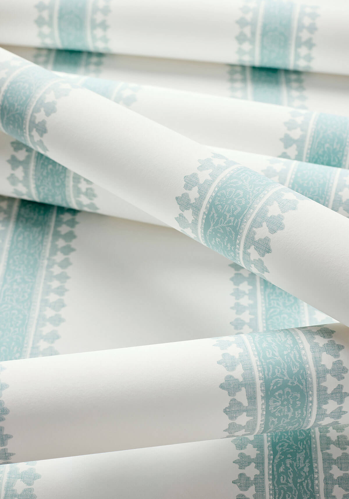 Thibaut Indienne Cambridge Stripe Wallpaper - Seaglass