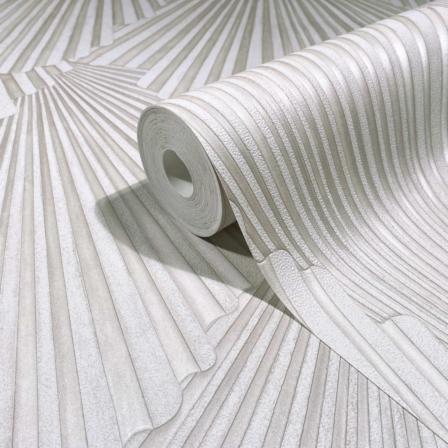 Antonina Vella Opulent Accents Lumiere Wallpaper - Champagne