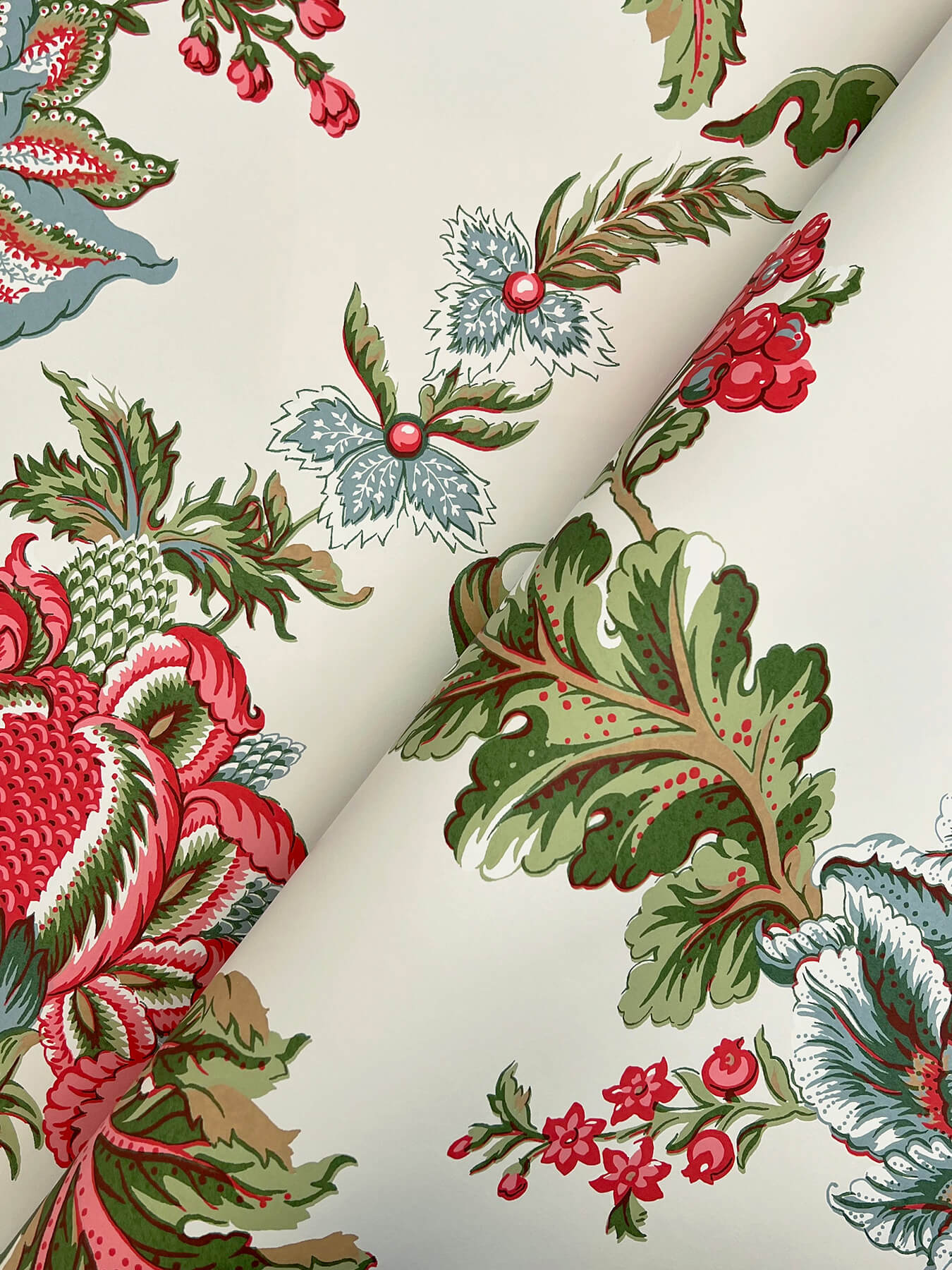 Ronald Redding Astoria Monroe Wallpaper - Rhubarb