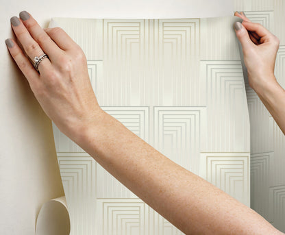 Simply Candice Vanishing Peel & Stick Wallpaper - Silver & Gold