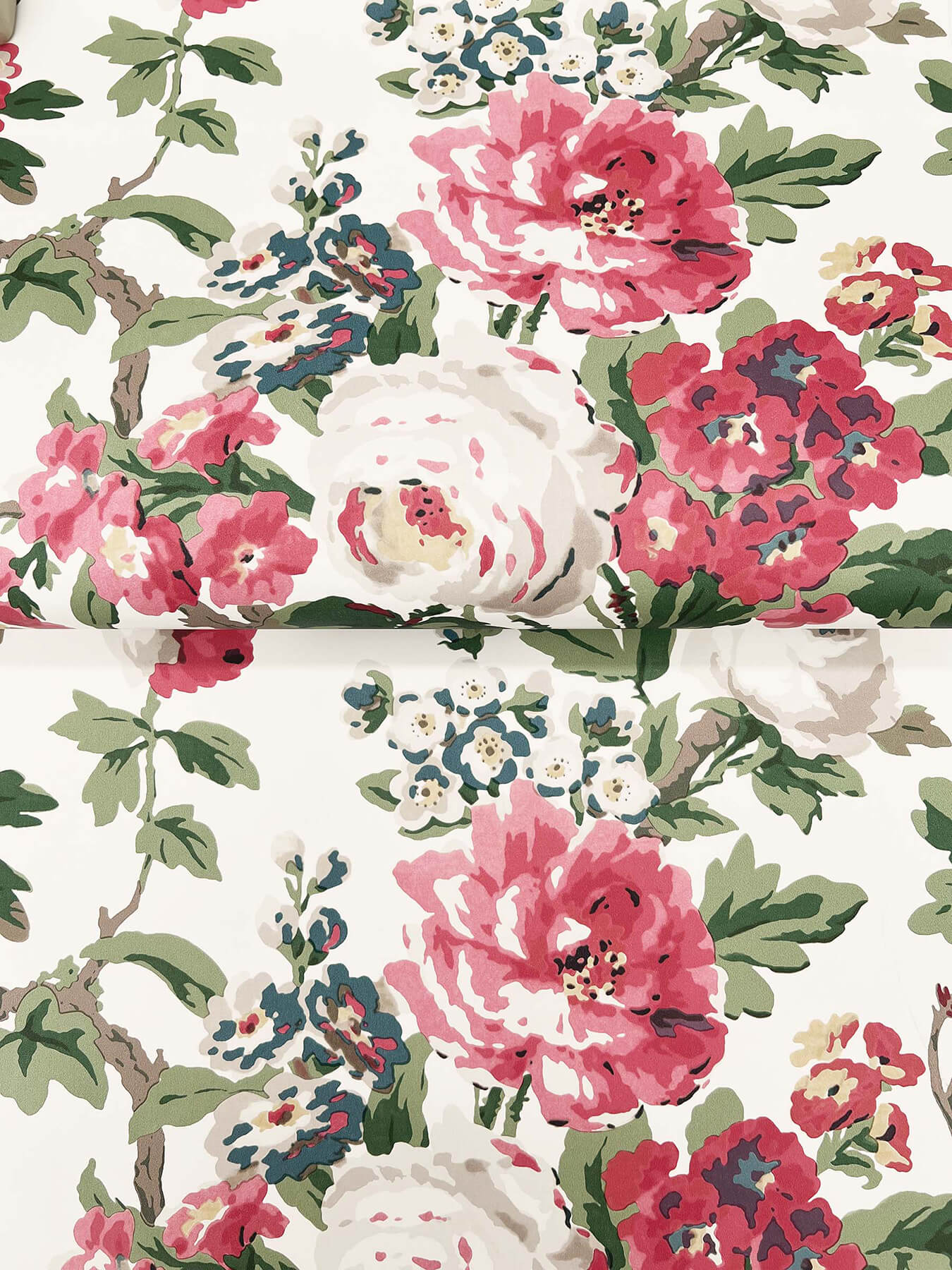 Antonina Vella Jardin Beatrix Wallpaper - Red & Green