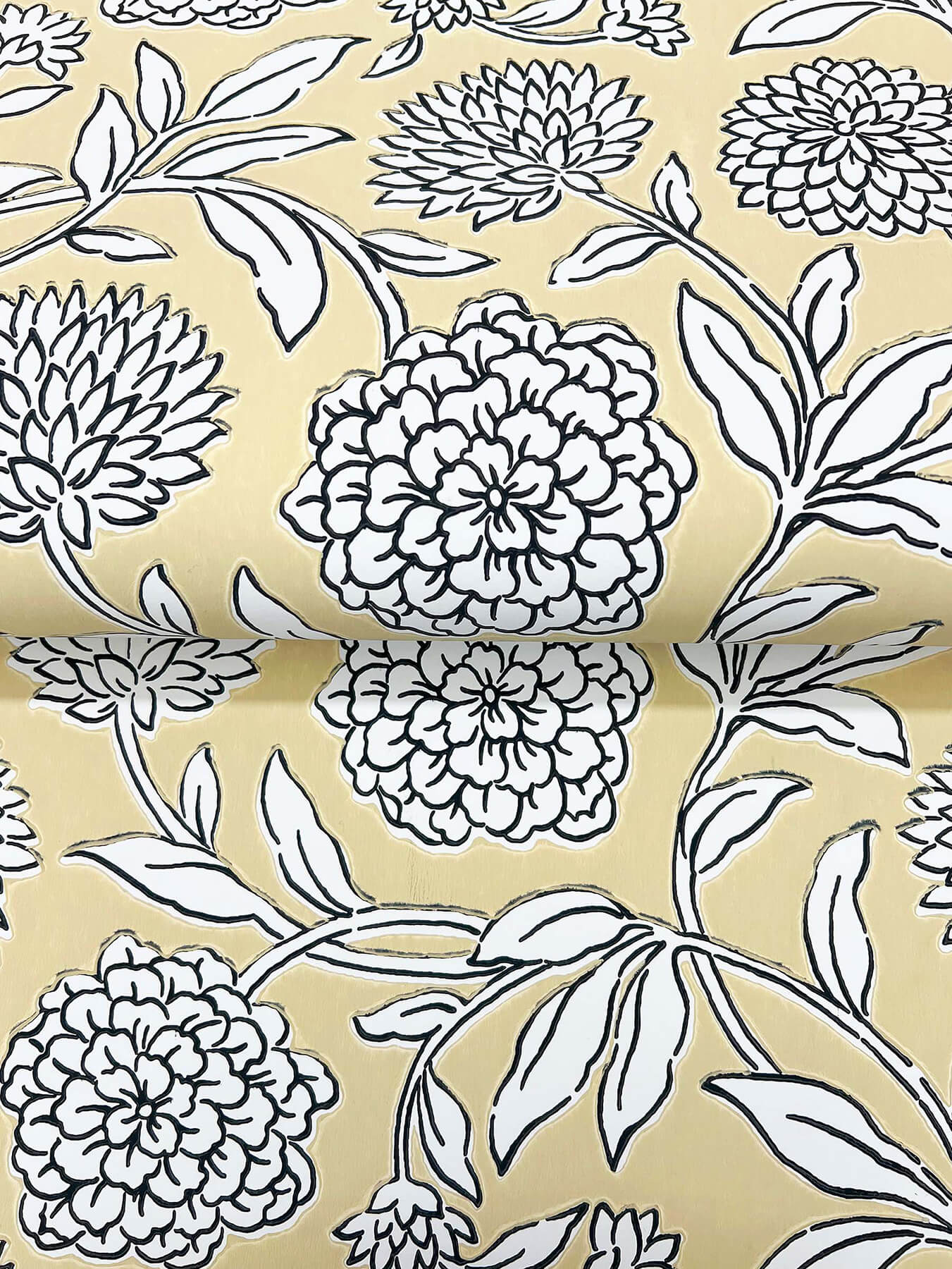 Antonina Vella Jardin Chatsworth Garden Wallpaper - Saffron