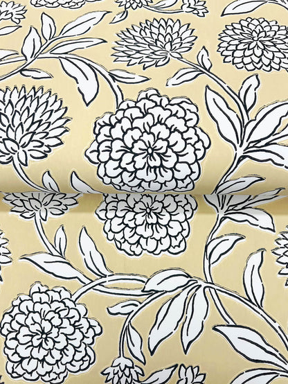 Antonina Vella Jardin Chatsworth Garden Wallpaper - Saffron