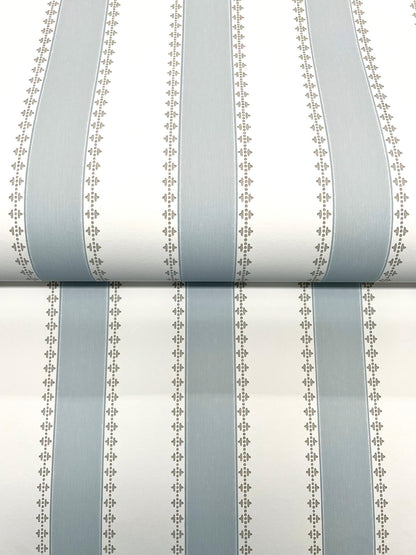 Antonina Vella Jardin Tilford Wallpaper - Blue & White