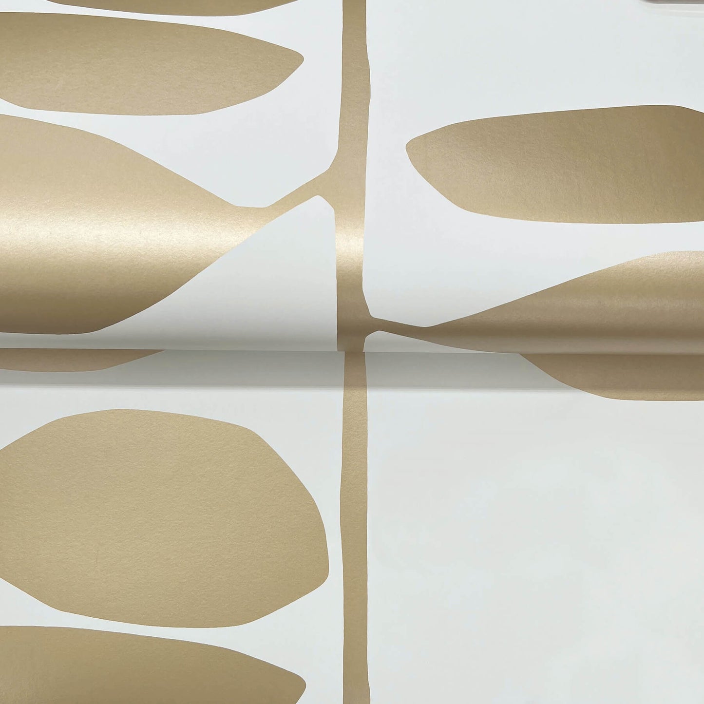 York Artisan Studio Sculpted Vines Wallpaper - Gold