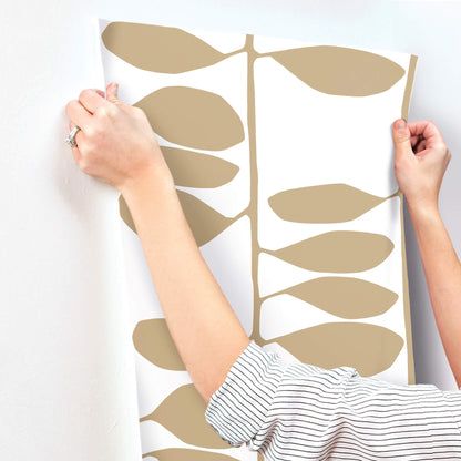 York Artisan Studio Sculpted Vines Wallpaper - Gold