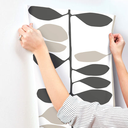 York Artisan Studio Sculpted Vines Wallpaper - Carbon & Linen