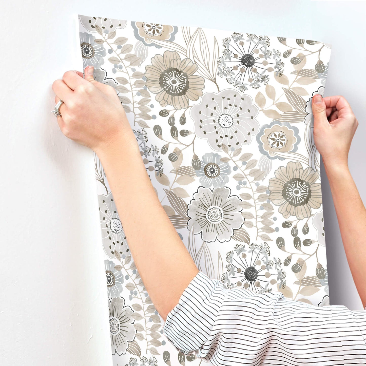 York Artisan Studio Artistic Bouquet Wallpaper - Neutral