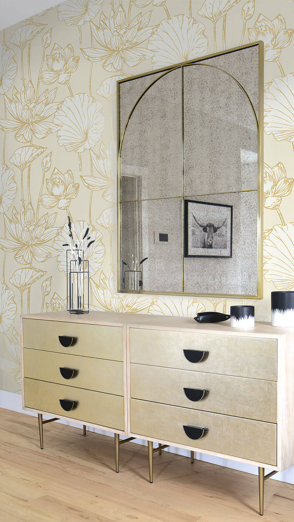 Seabrook Designs Lotus Floral Metallic Gold & Off-White Wallpaper